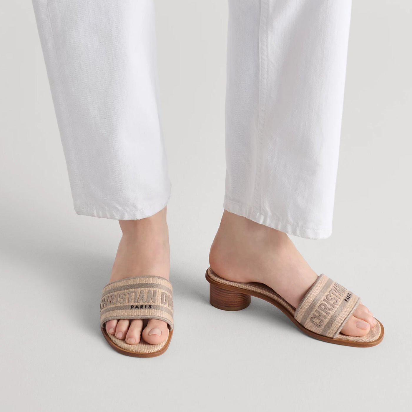 Dior Dioriviera Dway Heeled Slide Natural Raffia And Beige Embroidered Cotton