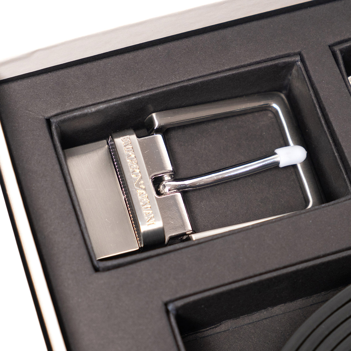 Gift Box With Reversible Leather Belt And Interchangeable Buckles