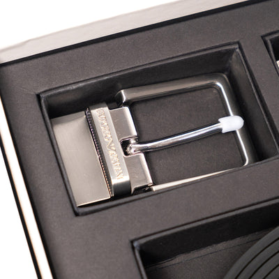 Gift Box With Reversible Leather Belt And Interchangeable Buckles