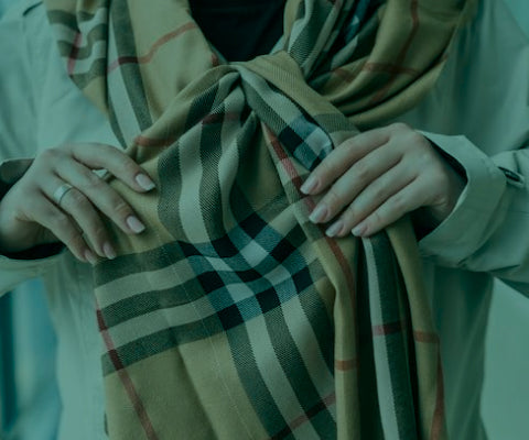 BURBERRY Women Shawl Exclusive Retailers in Pakistan | Authentic BURBERRY Shawl in Pakistan