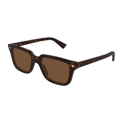 Triangle Iconic triangle studs on the front