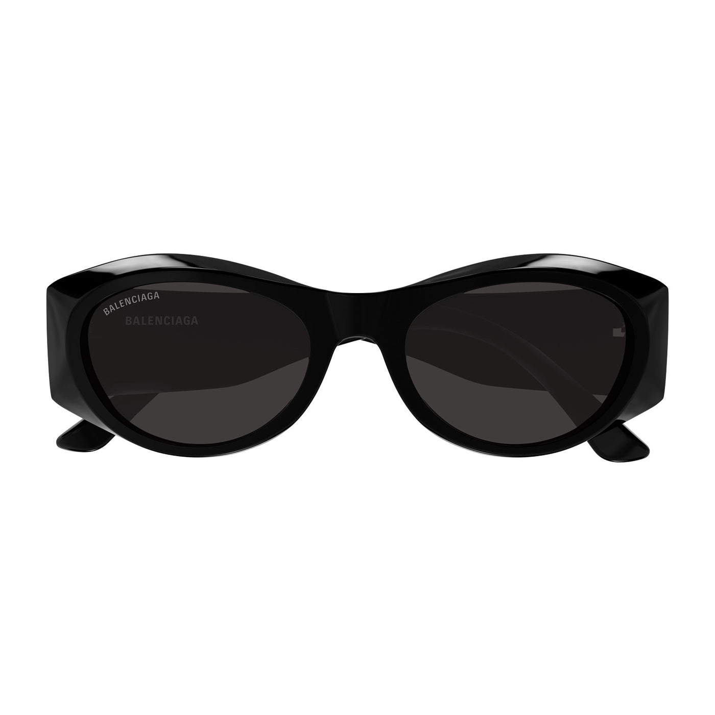 EVERYDAY Roundish oval shape The BB logo is applied